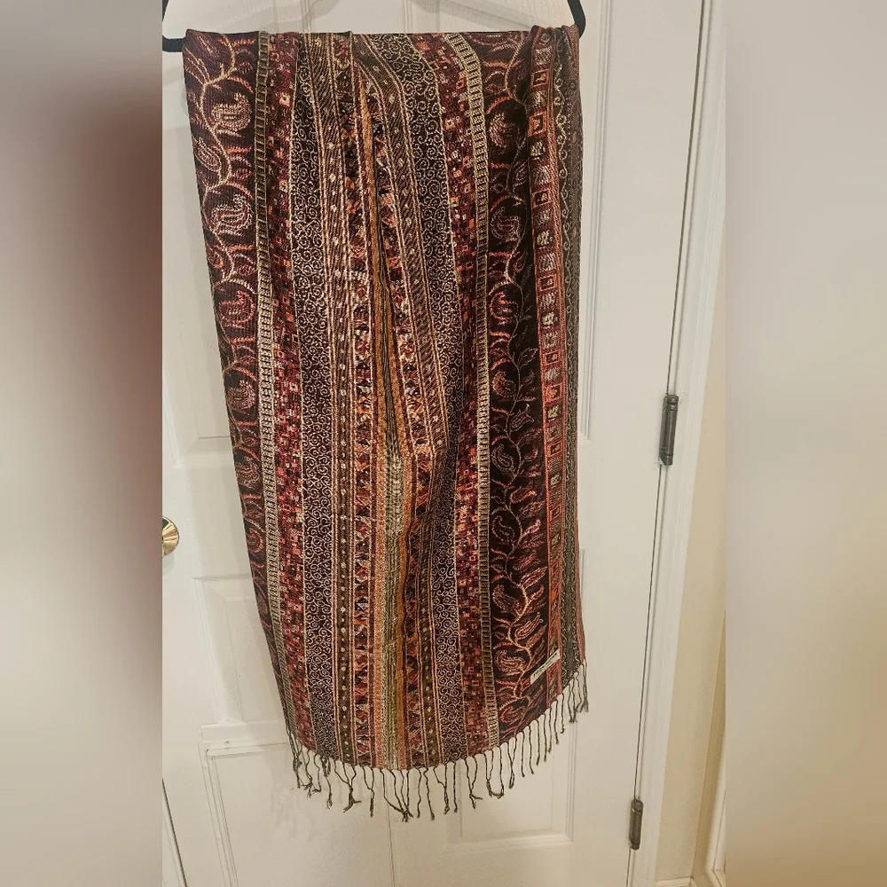 Pashmina Gold Shot Patterned Scarf - Picture 3 of 5